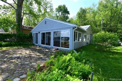 Baseline Lake - Washtenaw County Home For Sale in Pinckney Michigan