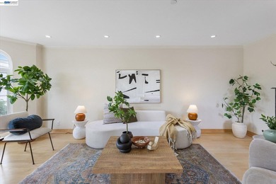 Welcome to the Dorado Penthouse, one of the most compelling - photo 3