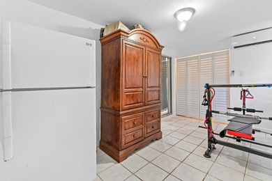 Welcome to The Hamptons! This charming 2-story home offers 3 - photo 12
