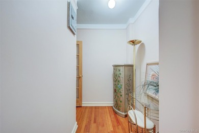 WELCOME TO FOREST HILLS SOUTH. CHARMING STUDIO APARTMENT WITH - photo 15