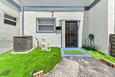 Welcome to The Hamptons! This charming 2-story home offers 3 - photo 23