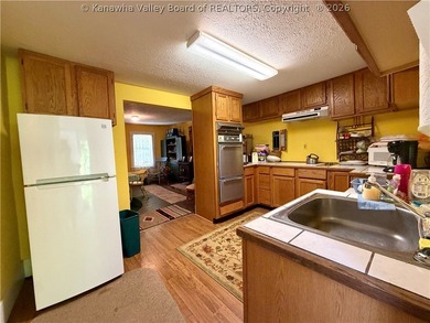 Embrace the ultimate homesteading and outdoor lifestyle with - photo 24
