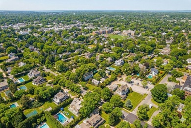 Located in the heart of the Estate Section, 201 Herrick Road - photo 27