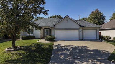 Sherwood Lake Home Sale Pending in Topeka Kansas