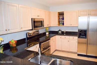 Gorgeous Ocean Front with 3 Beds, 2.1 baths, 2 car garage & NO - photo 11