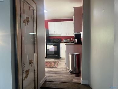 Welcome to scenic Weiss Lake! This beautifully renovated home - photo 13