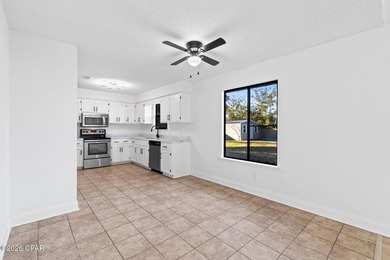 Welcome to this beautifully maintained 3-bedroom, 2-bathroom - photo 15