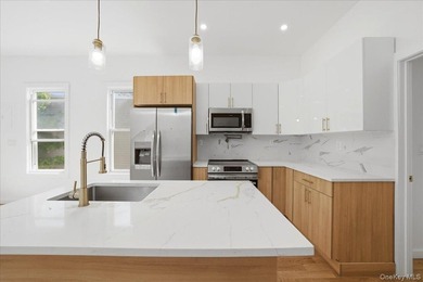 Fully renovated legal 2-family home in the Westchester Square - photo 18