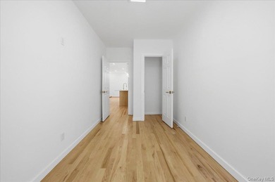 Fully renovated legal 2-family home in the Westchester Square - photo 31