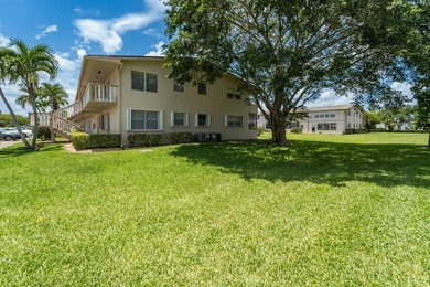 Welcome home to this beautifully updated 2-bedroom, 1.5-bath - photo 4