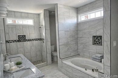 Spectacular NEW CONSTRUCTION, Lake Gaston home features the - photo 9