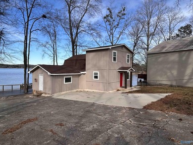 Welcome to scenic Weiss Lake! This beautifully renovated home - photo 50