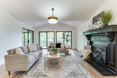Wake up to beautiful lake views and enjoy the ease of - photo 12