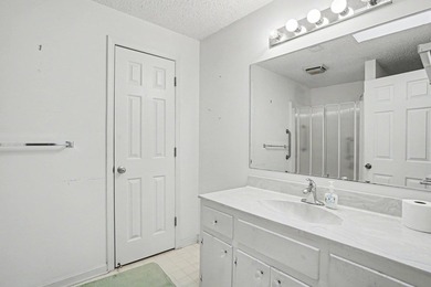 Fantastic classic beach home just a block from the ocean in the - photo 13