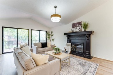 Wake up to beautiful lake views and enjoy the ease of - photo 13