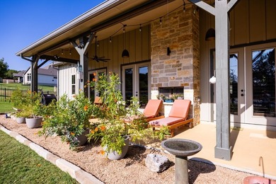 Lovely stand alone German Cottage in Comanche Trace with no - photo 20