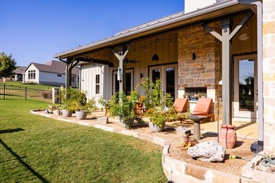 Lovely stand alone German Cottage in Comanche Trace with no - photo 21