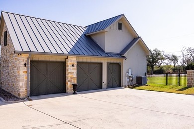 Lovely stand alone German Cottage in Comanche Trace with no - photo 24
