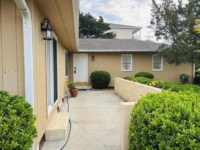 Fantastic classic beach home just a block from the ocean in the - photo 28