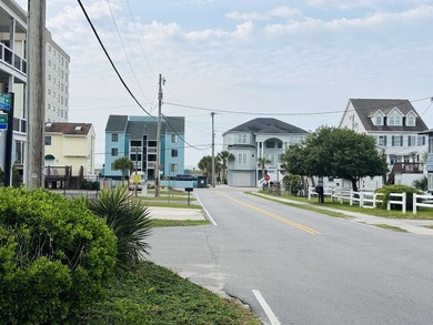 Fantastic classic beach home just a block from the ocean in the - photo 32