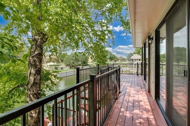 Wake up to beautiful lake views and enjoy the ease of - photo 32