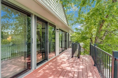 Wake up to beautiful lake views and enjoy the ease of - photo 33