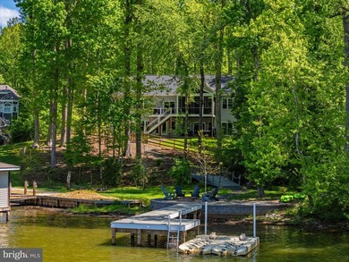 Elevate your life with this exquisite waterfront escape - photo 3
