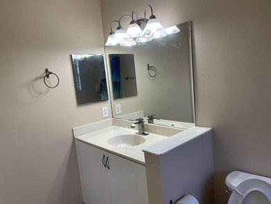 Rare opportunity to rent a spacious 4-bedroom, 2.5-bathroom - photo 12