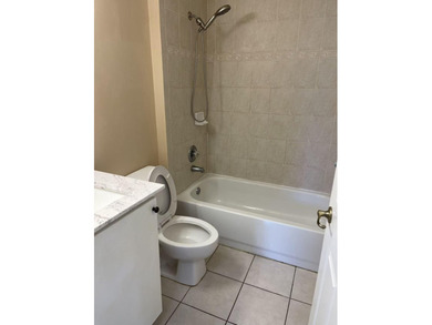 Rare opportunity to rent a spacious 4-bedroom, 2.5-bathroom - photo 15