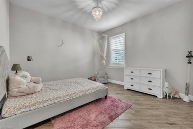 Move-in-ready and beautifully upgraded, this 3-bed + den, 2-bath - photo 20