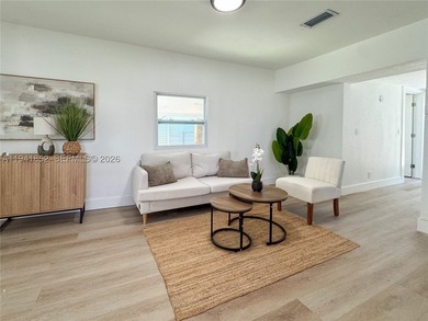Beautifully updated 2-bedroom, 1-bath home featuring luxury - photo 2