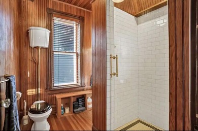 Step into a piece of Racine history with this stunning Queen - photo 24