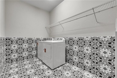 Move-in-ready and beautifully upgraded, this 3-bed + den, 2-bath - photo 29