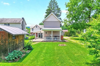 Welcome to this charming 2 bedroom 1 full bath home nestled in - photo 1