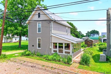 Welcome to this charming 2 bedroom 1 full bath home nestled in - photo 3