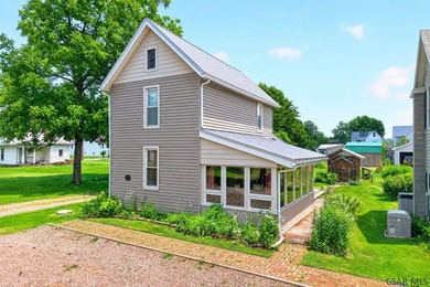Welcome to this charming 2 bedroom 1 full bath home nestled in - photo 4