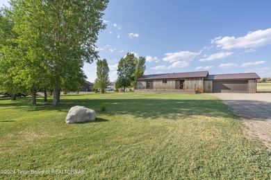 Experience maintenance-free living in this beautifully remodeled - photo 7