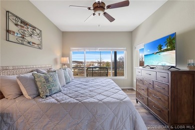 Welcome to Monarch Cove, where this fully furnished, top-floor - photo 19