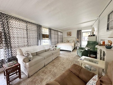 This super-cute 1 bedroom, 1 bathroom home is move-in ready - photo 2