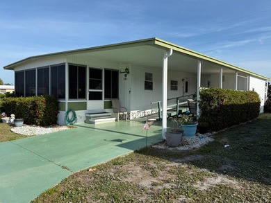 Welcome to 36 Kingsport Avenue in the desirable Coach House - photo 2