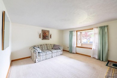Welcome to 4611 Elton Road, a place where there's room to - photo 9