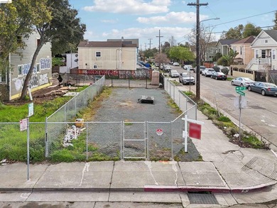 Endless possibilities await at 1495 5th St in Oakland! This - photo 2