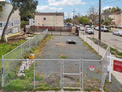 Endless possibilities await at 1495 5th St in Oakland! This - photo 3