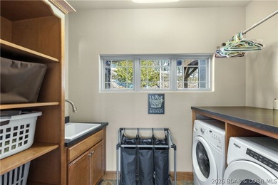 Offered by its original owners, this lovingly maintained 5-bed - photo 18