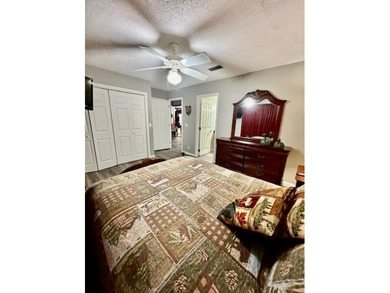 Nestled on the shoreline of Lake Seminole, this charming 2 - photo 18