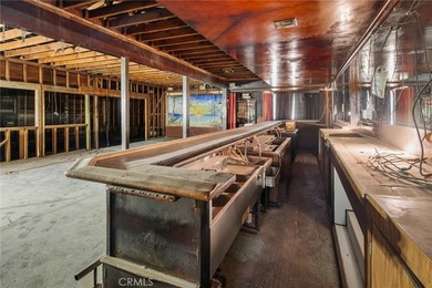 Own a piece of local history with this incredibly versatile - photo 9
