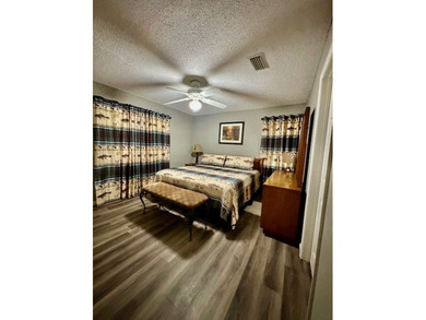 Nestled on the shoreline of Lake Seminole, this charming 2 - photo 25