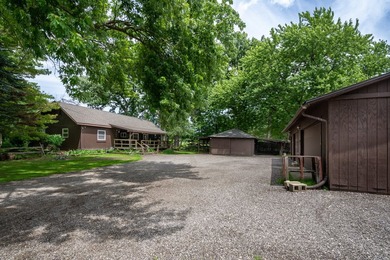 Looking for a beautiful and serene location overlooking nature - photo 1