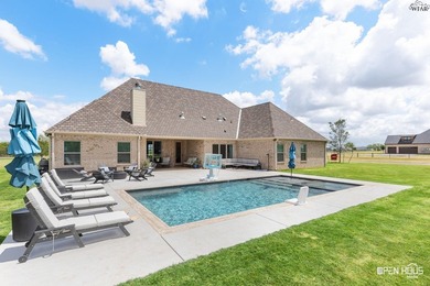 Remarkable 2018-built home on 2.5 fully fenced acres in - photo 32