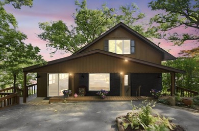 YOUR OWN LAKEFRONT SANCTUARY! Offering a much sought after - photo 3